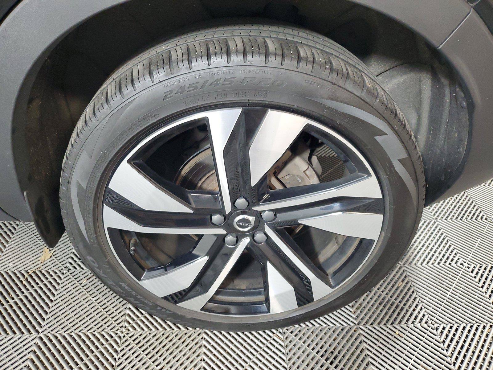 Certified 2024 Volvo XC40 B5 Plus w/ Protection Package Premier AWD/4WD image 11