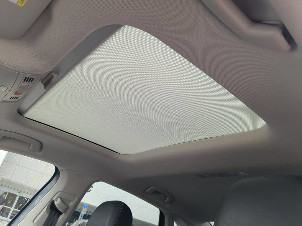 Used 2024 Volkswagen Jetta SE w/ Panoramic Sunroof Package FWD image 21