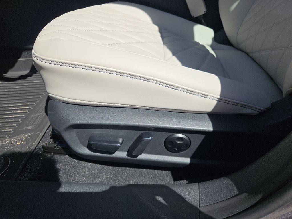 New 2026 Nissan Sentra SL w/ Floor Mat Package FWD image 15