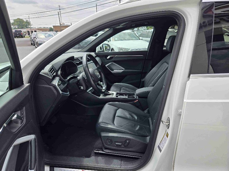 Used 2023 Audi Q3 2.0T Premium image 9