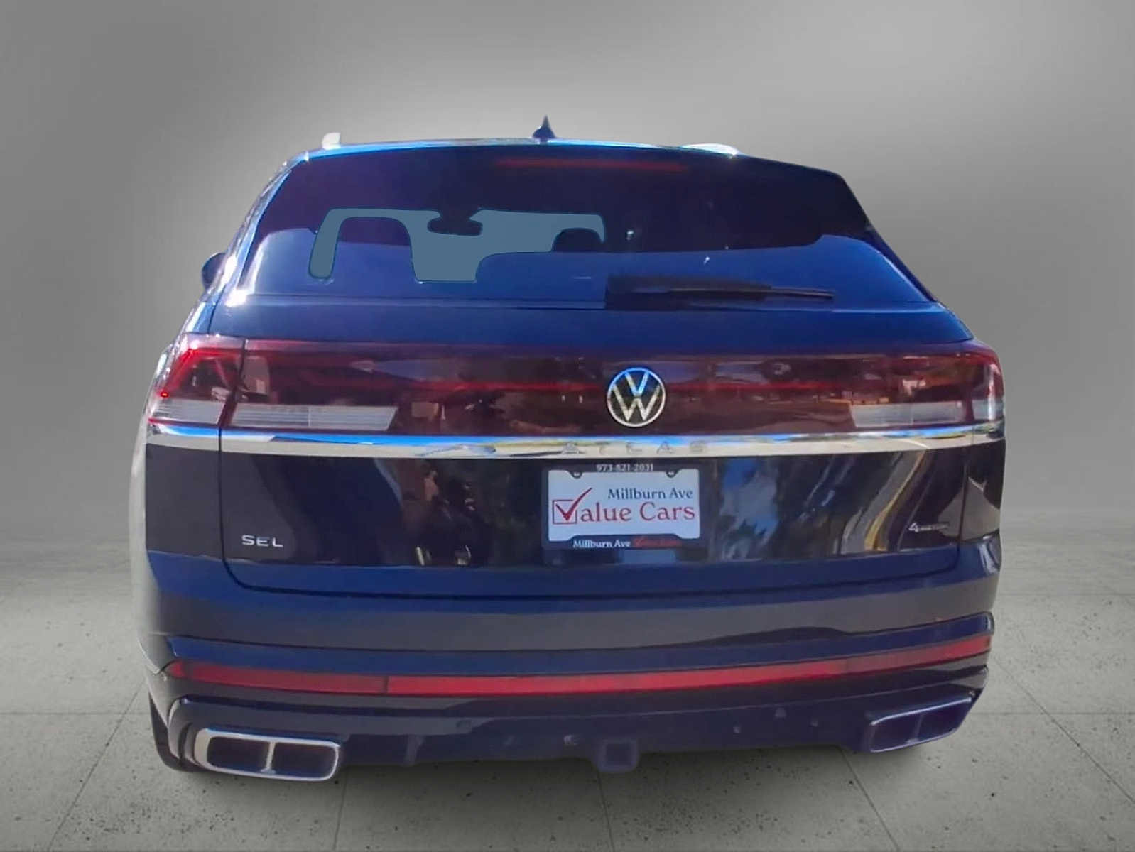 Used 2024 Volkswagen Atlas Cross Sport SEL R-Line AWD/4WD image 7