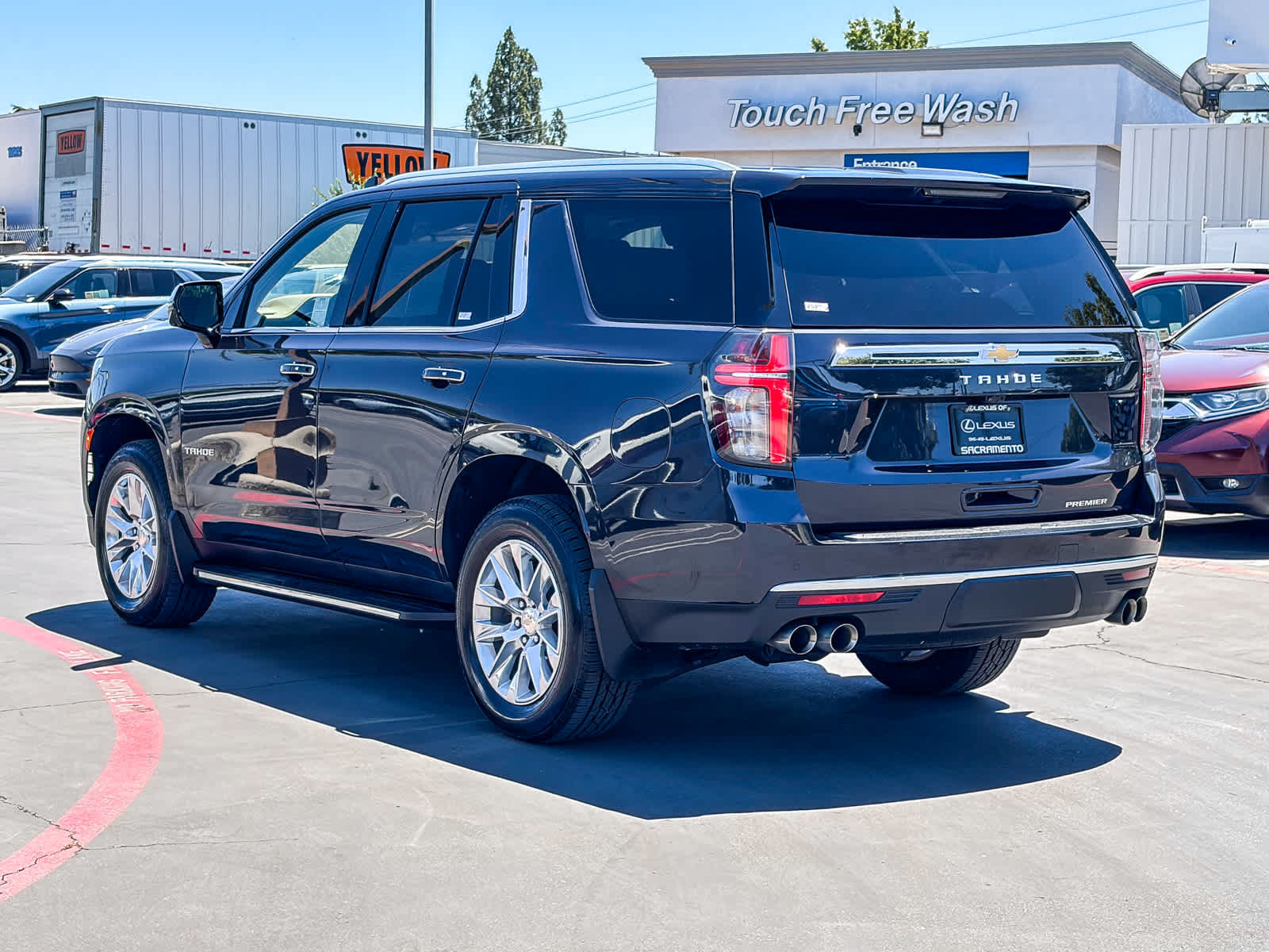 Used 2024 Chevrolet Tahoe Premier AWD/4WD image 3