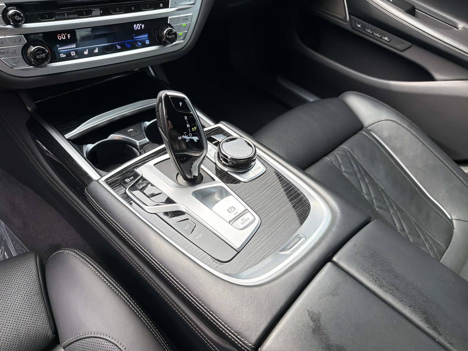 Used 2020 BMW 750i xDrive w/ Executive Package AWD/4WD image 24