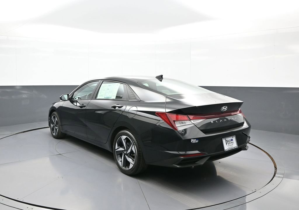 Used 2023 Hyundai Elantra SEL w/ Convenience Package FWD image 8
