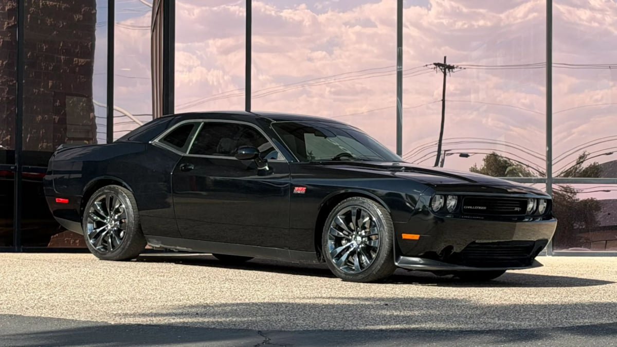 Used 2014 Dodge Challenger SRT8 Core w/ Electronics Convenience Group RWD image 22