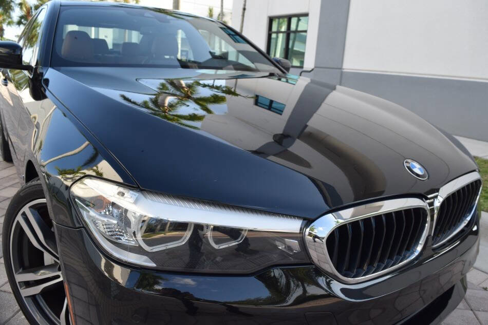 Used 2018 BMW 530e w/ Premium Package 2 RWD image 10