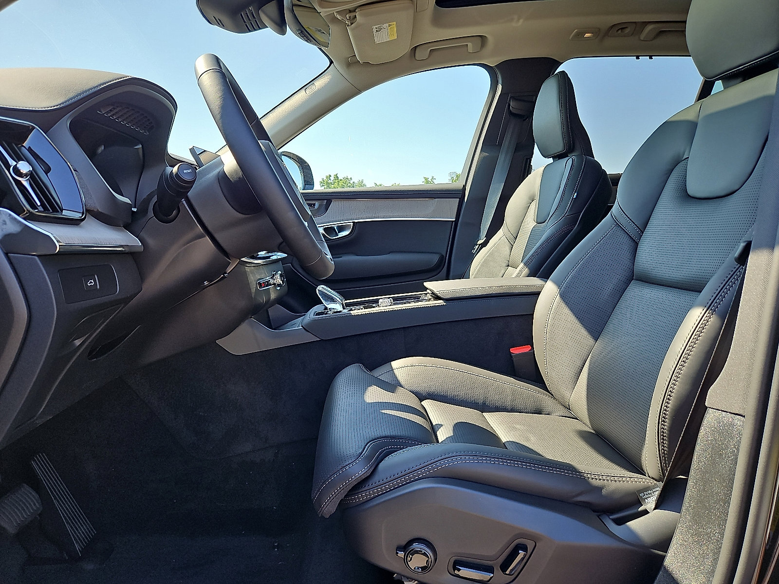 New 2026 Volvo XC90 B6 Ultra image 12