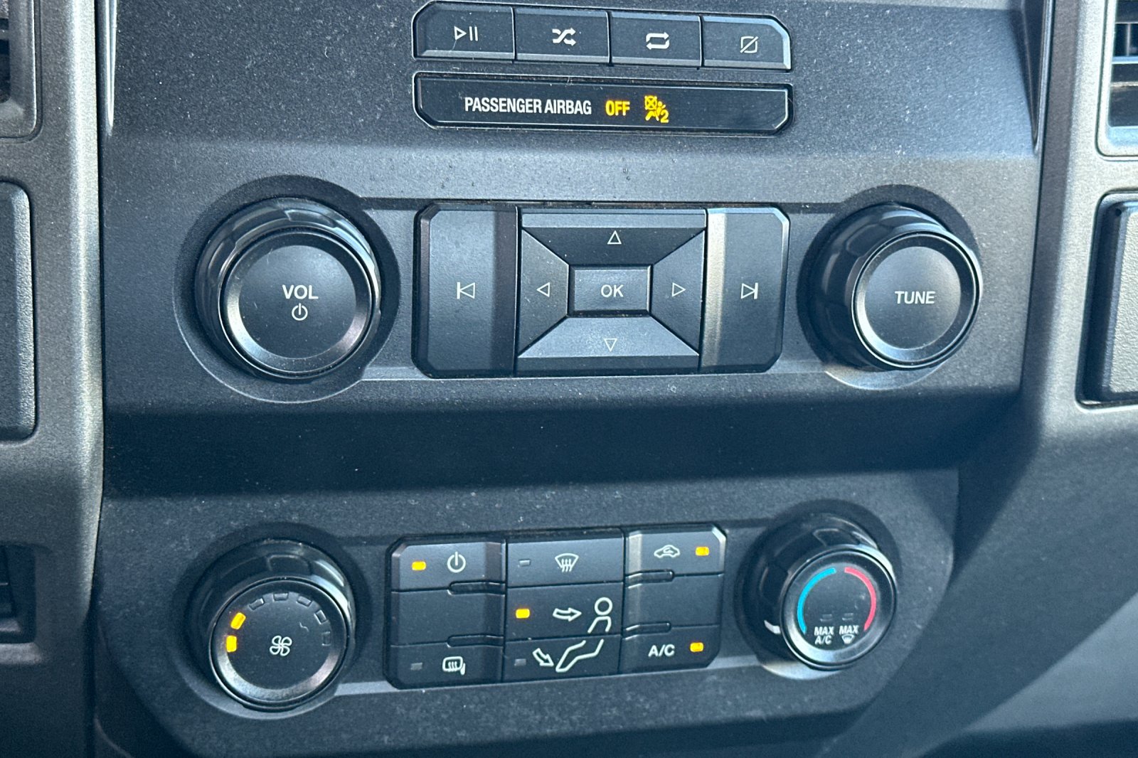 Used 2022 Ford F550 Luxury RWD image 17