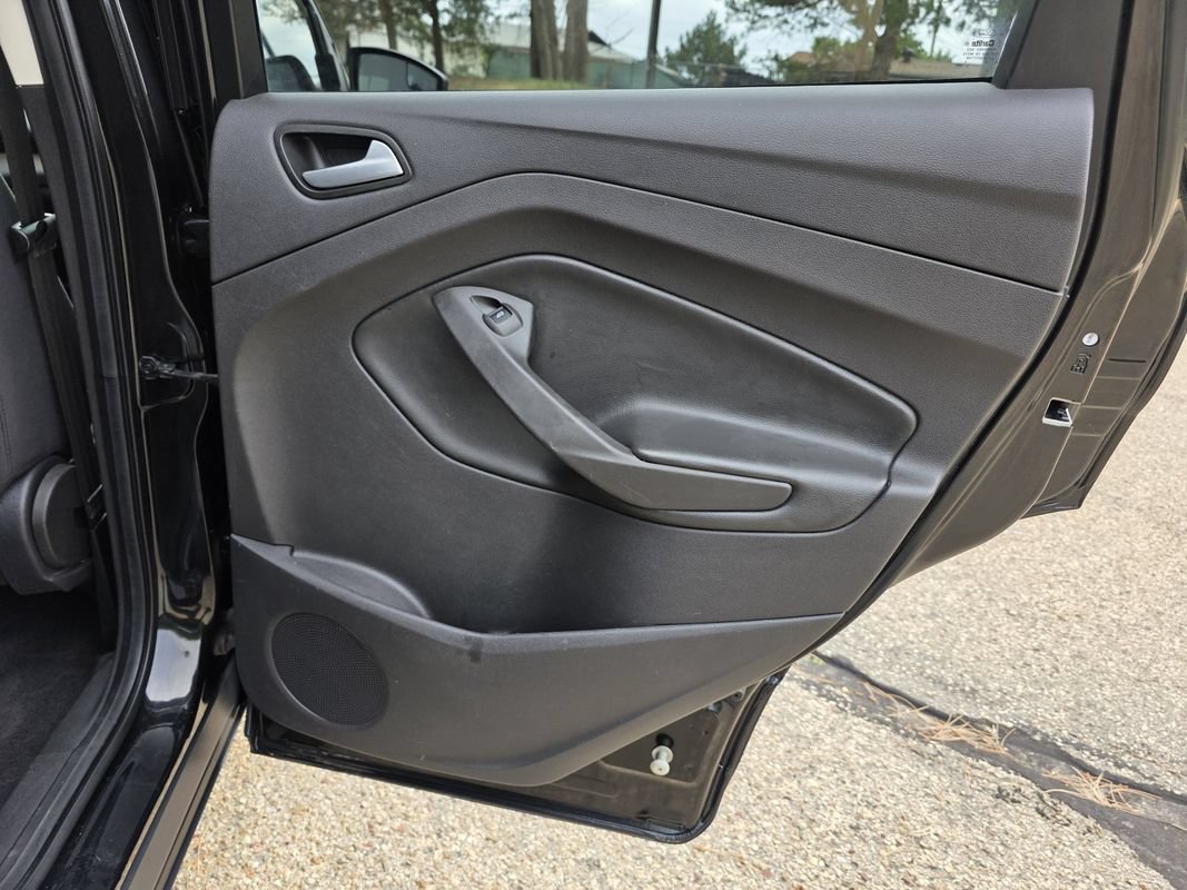 Used 2015 Ford Escape SE FWD image 19