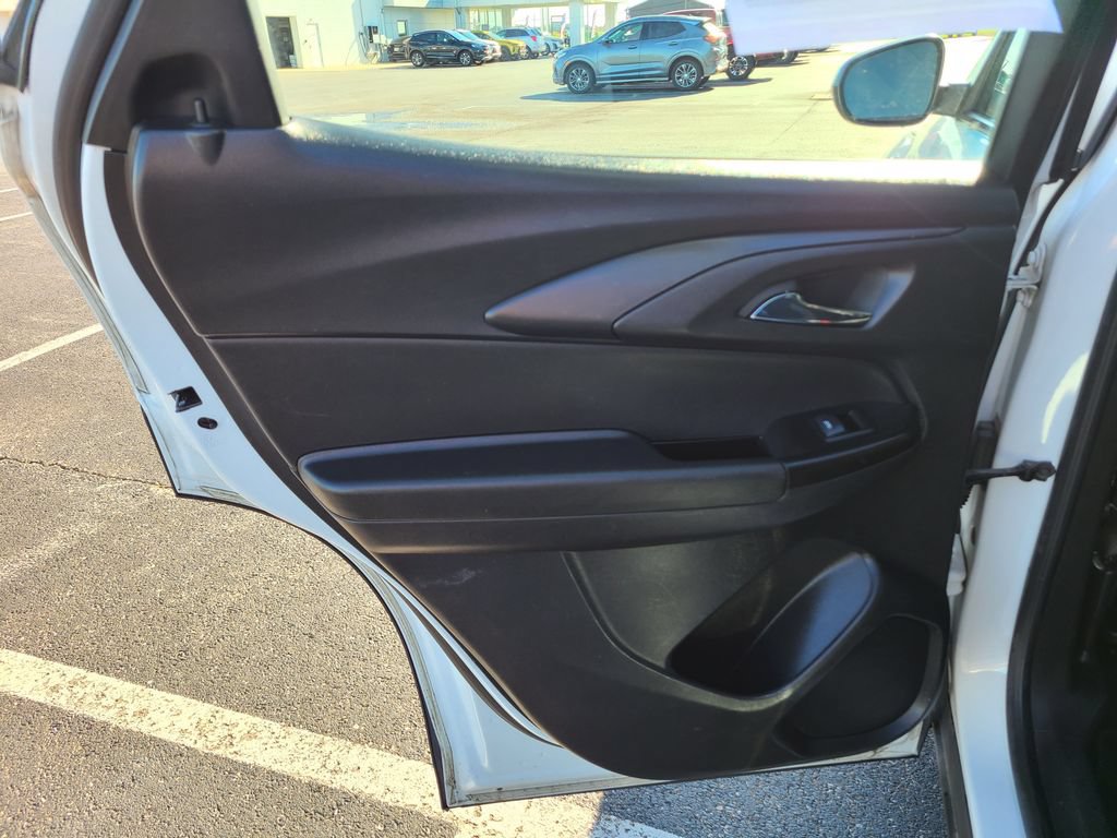 Used 2022 Chevrolet TrailBlazer LS FWD image 15