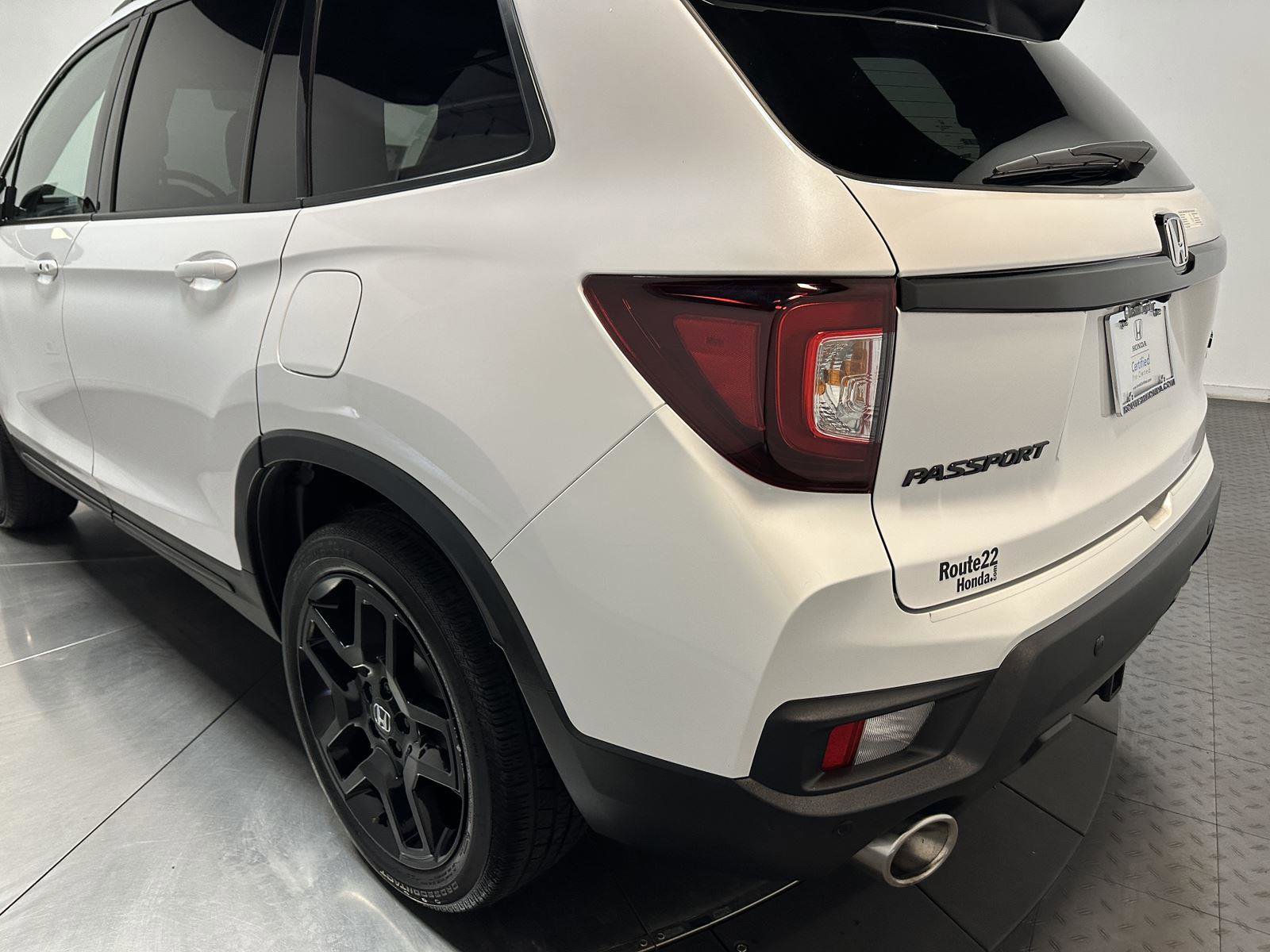 Certified 2024 Honda Passport Black Edition image 10