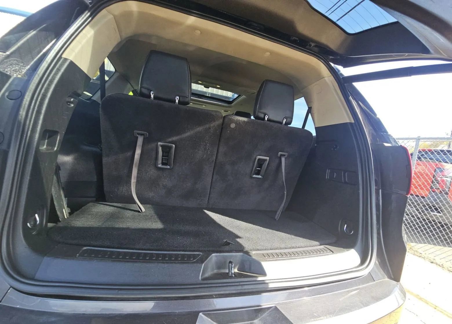 Used 2017 GMC Acadia Denali w/ Technology Package AWD/4WD image 7