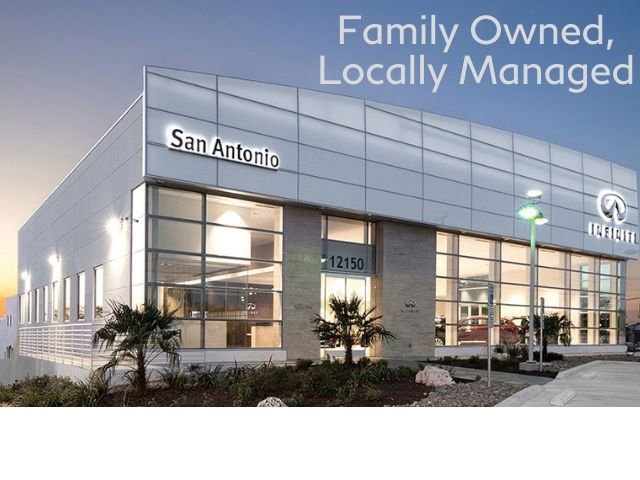 Used 2025 Chevrolet Silverado 1500 RST w/ LPO, Dark Essentials Package image 4