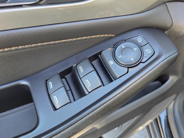 Used 2020 Chevrolet Traverse LT FWD image 20