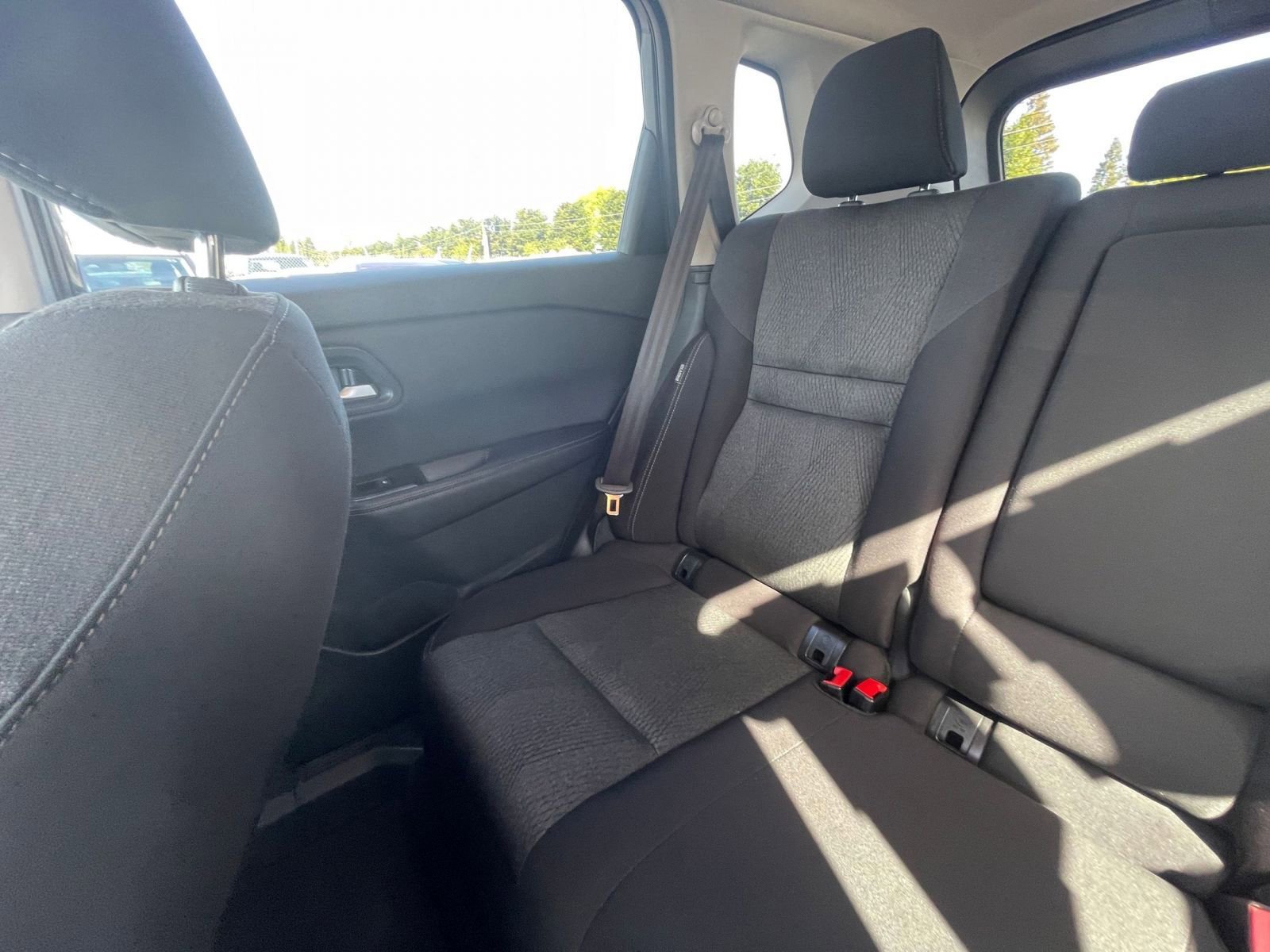 Used 2025 Nissan Rogue SV image 35