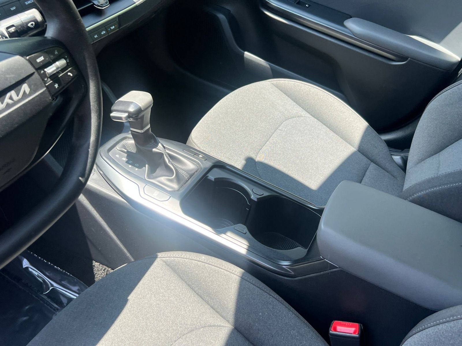 Used 2025 Kia K4 FWD image 37