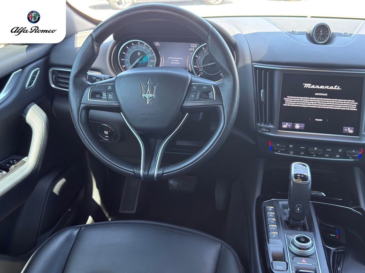 Used 2021 Maserati Levante AWD/4WD image 28