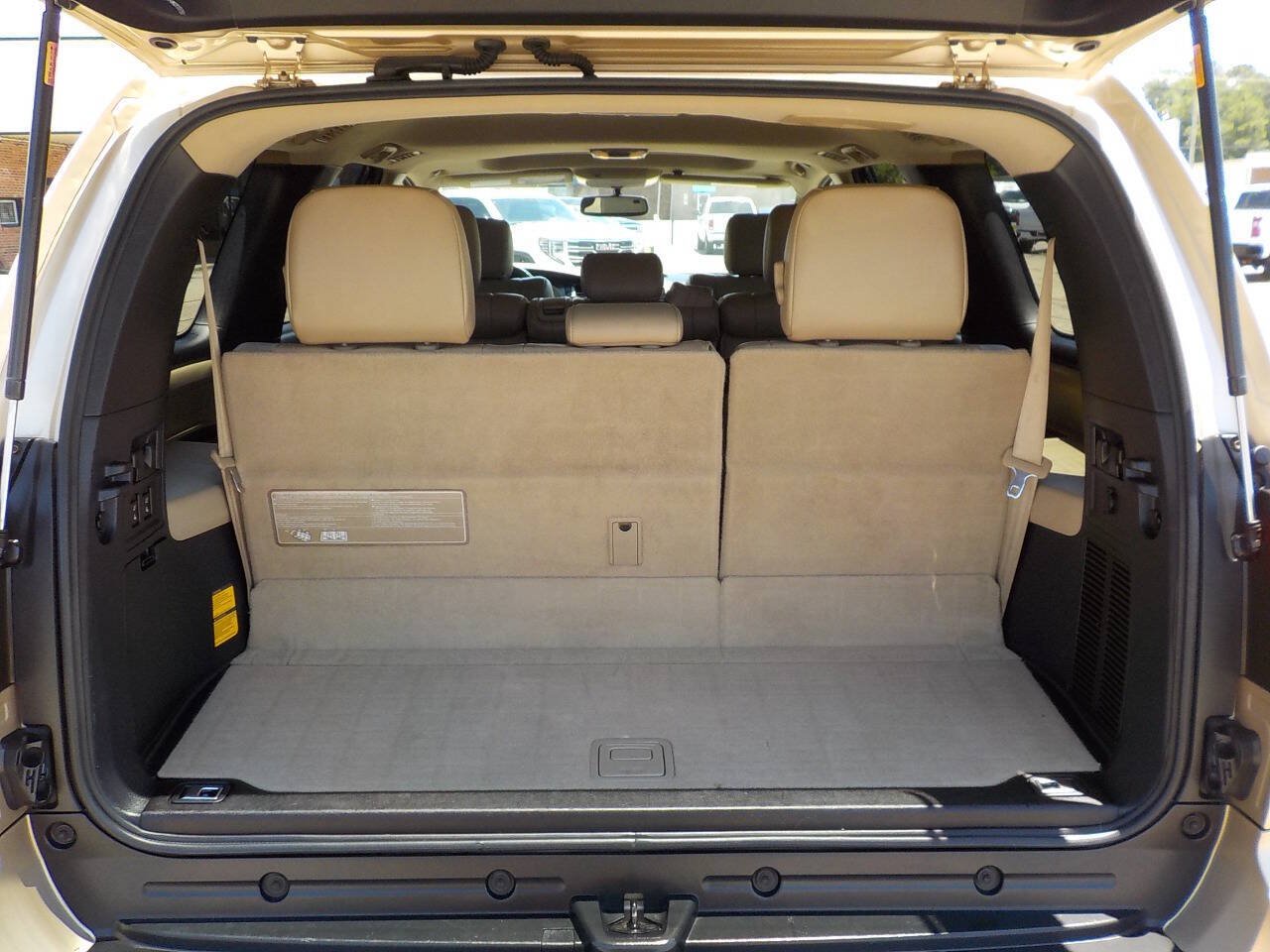 Used 2016 Toyota Sequoia SR5 w/ Premium Package RWD image 25