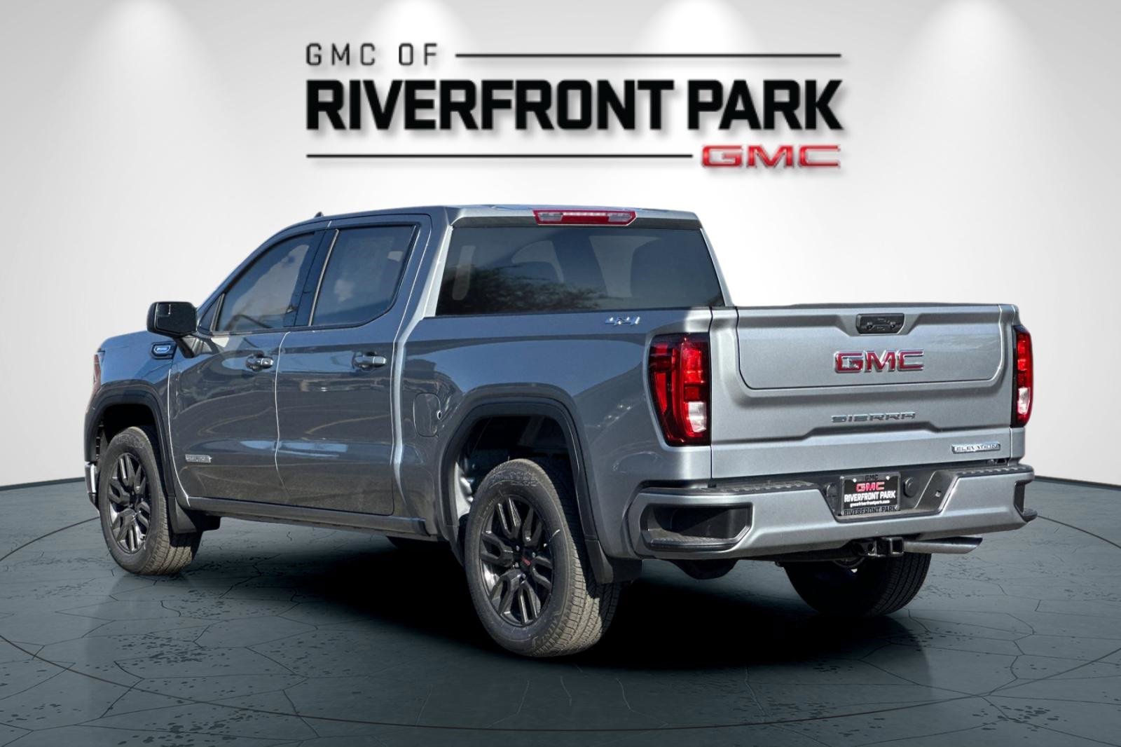 New 2025 GMC Sierra 1500 Elevation image 5