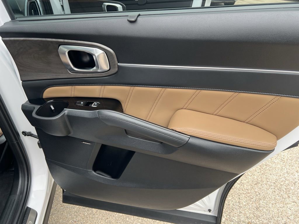 Certified 2025 Kia Sorento SX Prestige w/ Olive Brown Leather Package image 22