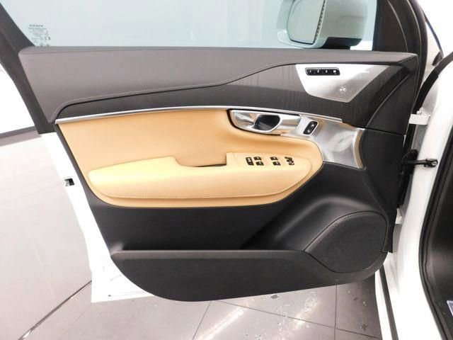 Used 2025 Volvo XC90 B6 Ultra w/ Protection Package Premier image 12