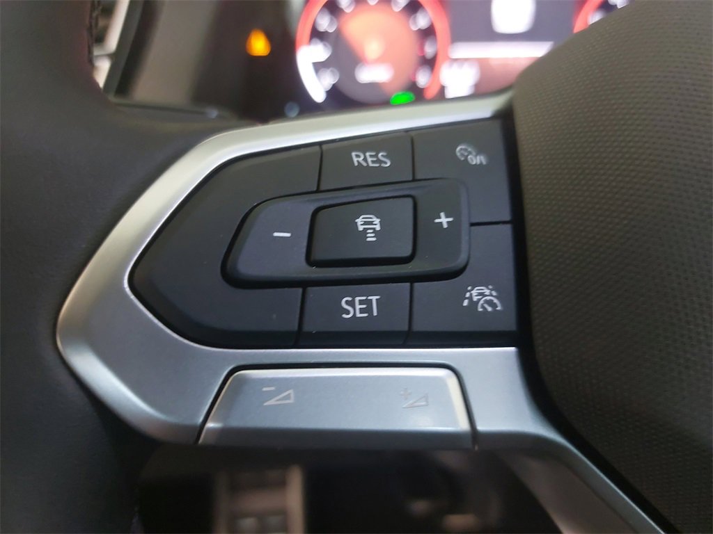 New 2025 Volkswagen Atlas Peak Edition SE image 18
