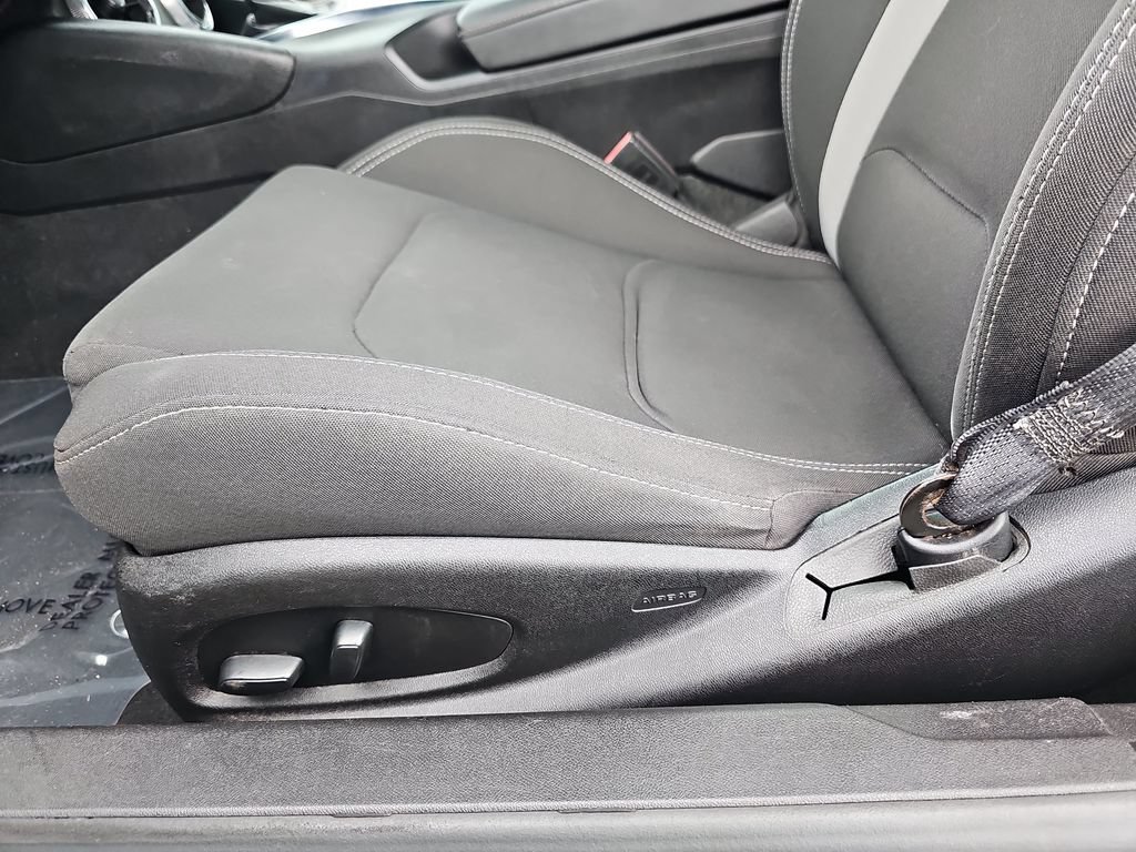 Used 2020 Chevrolet Camaro LT RWD image 28