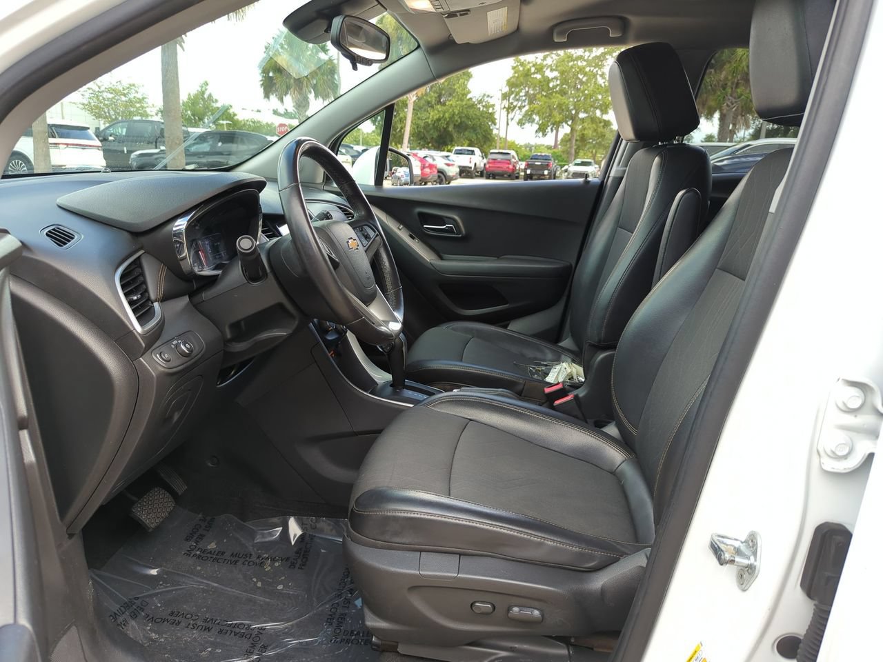 Used 2019 Chevrolet Trax LT w/ LT Convenience Package AWD/4WD image 17