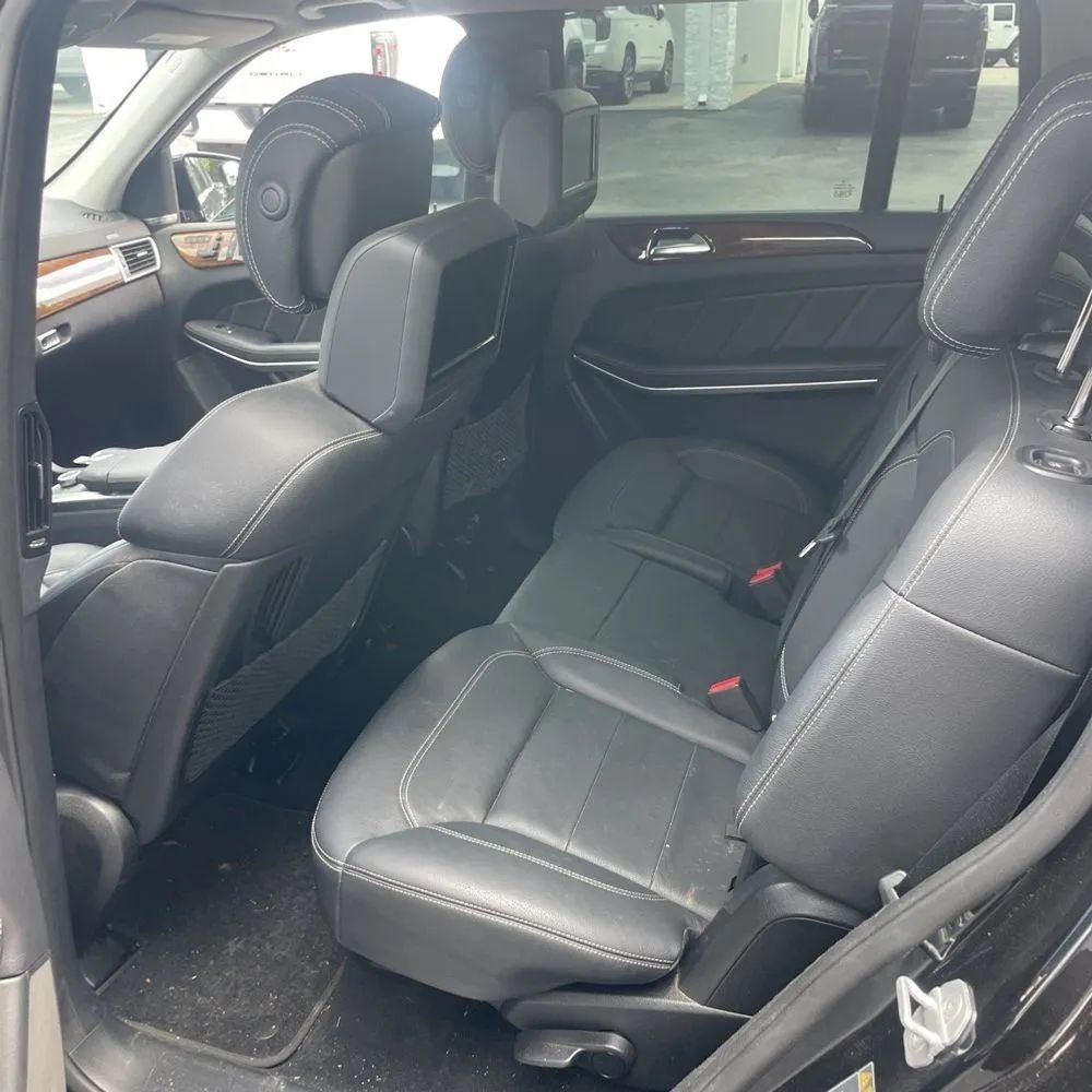 Used 2015 Mercedes-Benz GL 550 4MATIC image 23