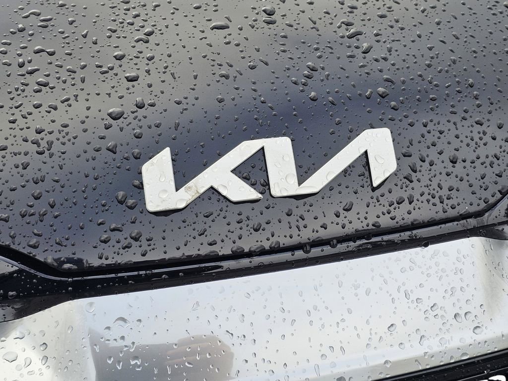 Used 2023 Kia Sportage SX image 3