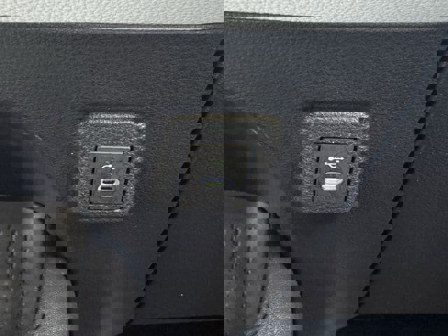 Used 2025 Toyota Corolla SE image 22