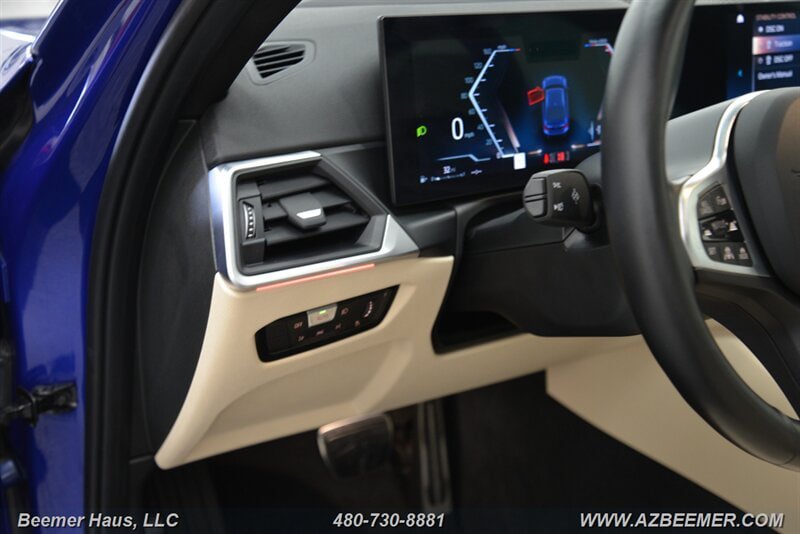 Used 2024 BMW 330i Sedan w/ M Sport Package RWD image 30