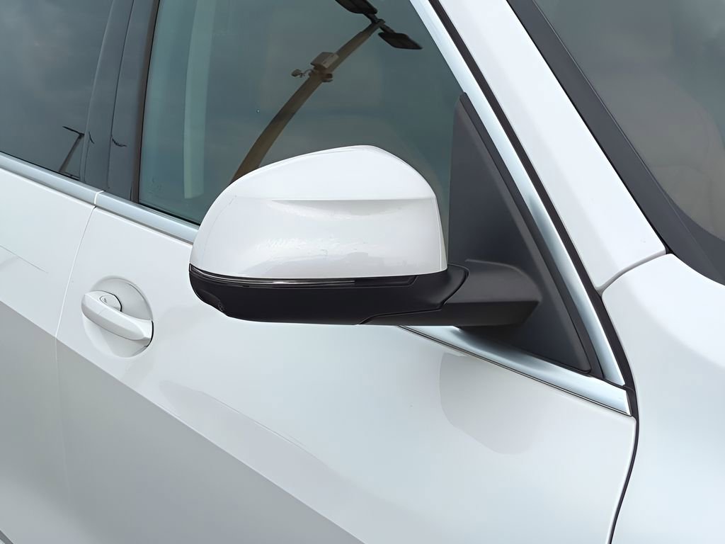 Used 2023 BMW X7 xDrive40i w/ Premium Package image 11