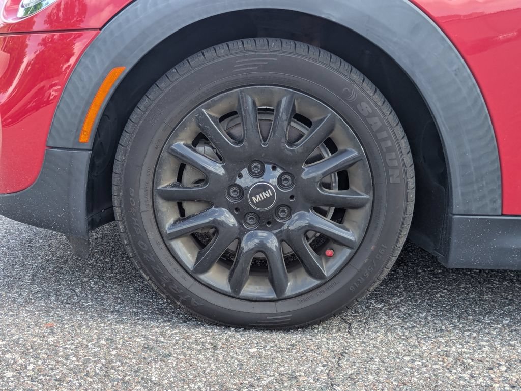 Used 2019 MINI Cooper S w/ Signature Upholstery Package FWD image 10
