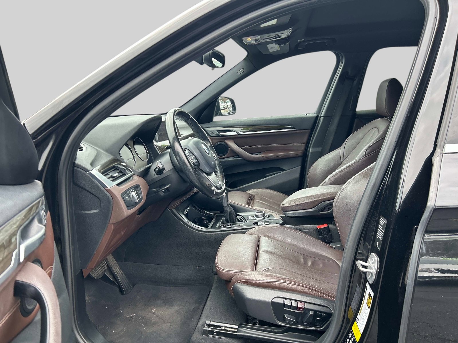 Used 2018 BMW X1 xDrive28i w/ Convenience Package AWD/4WD image 11