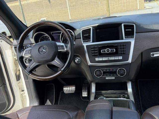 Used 2012 Mercedes-Benz ML 550 4MATIC image 32