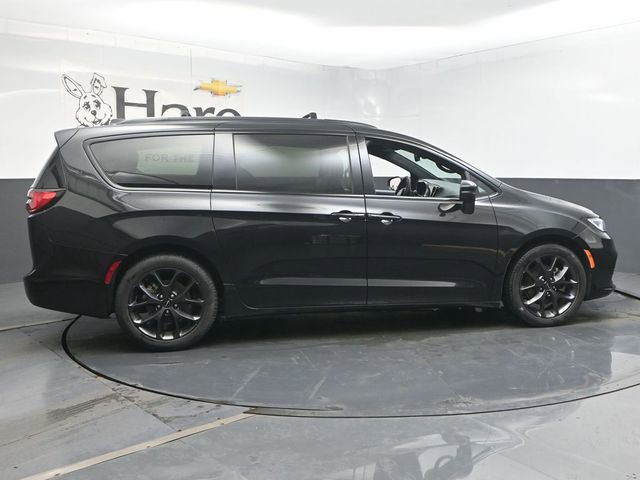 Used 2023 Chrysler Pacifica Touring-L w/ S Appearance Package FWD image 37