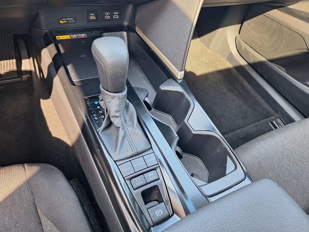 Used 2025 Toyota Camry LE w/ Convenience Package FWD image 14