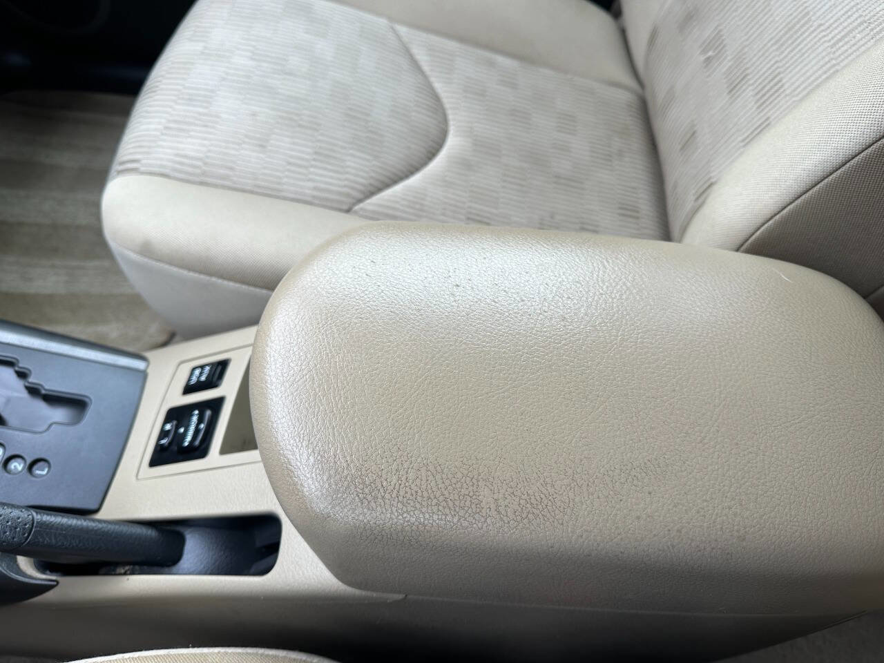 Used 2012 Toyota RAV4 4WD image 41