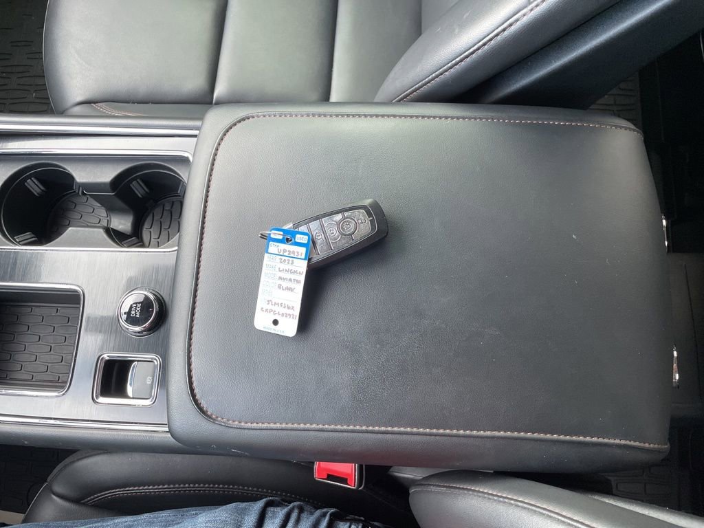 Used 2023 Lincoln Aviator AWD image 16