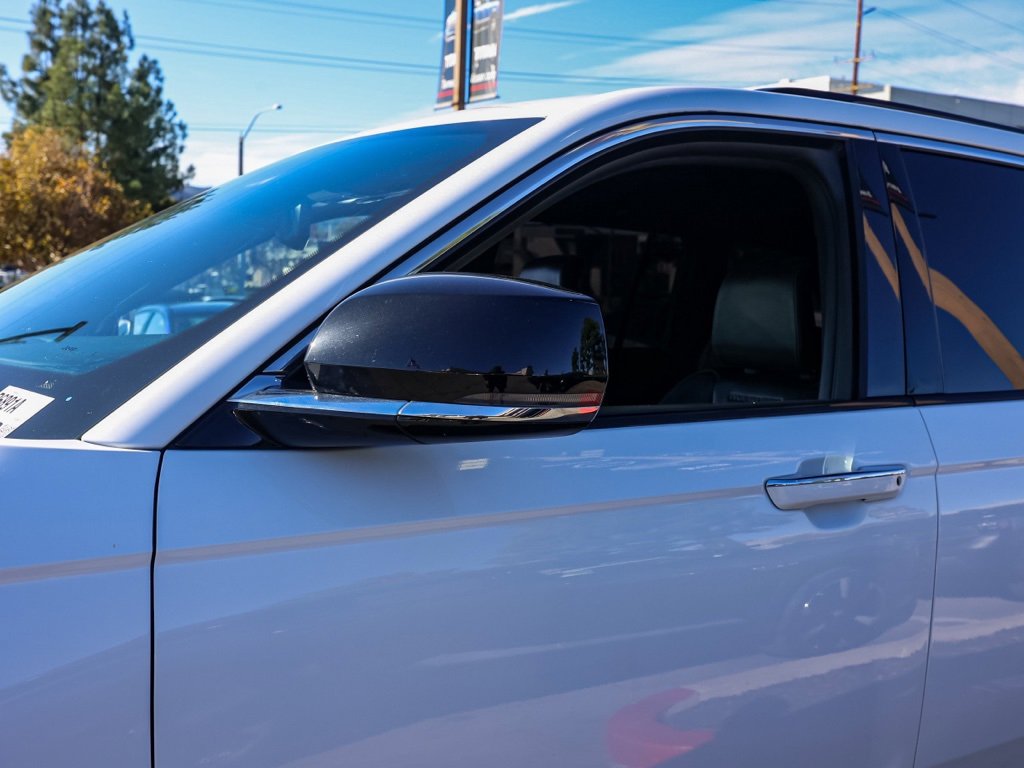 Used 2022 Jeep Grand Cherokee Overland w/ Luxury Tech Group IV image 12