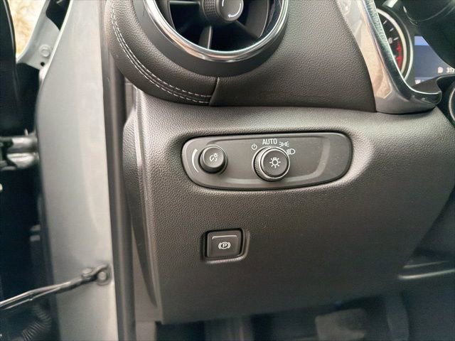 Used 2025 Chevrolet Blazer LT image 12