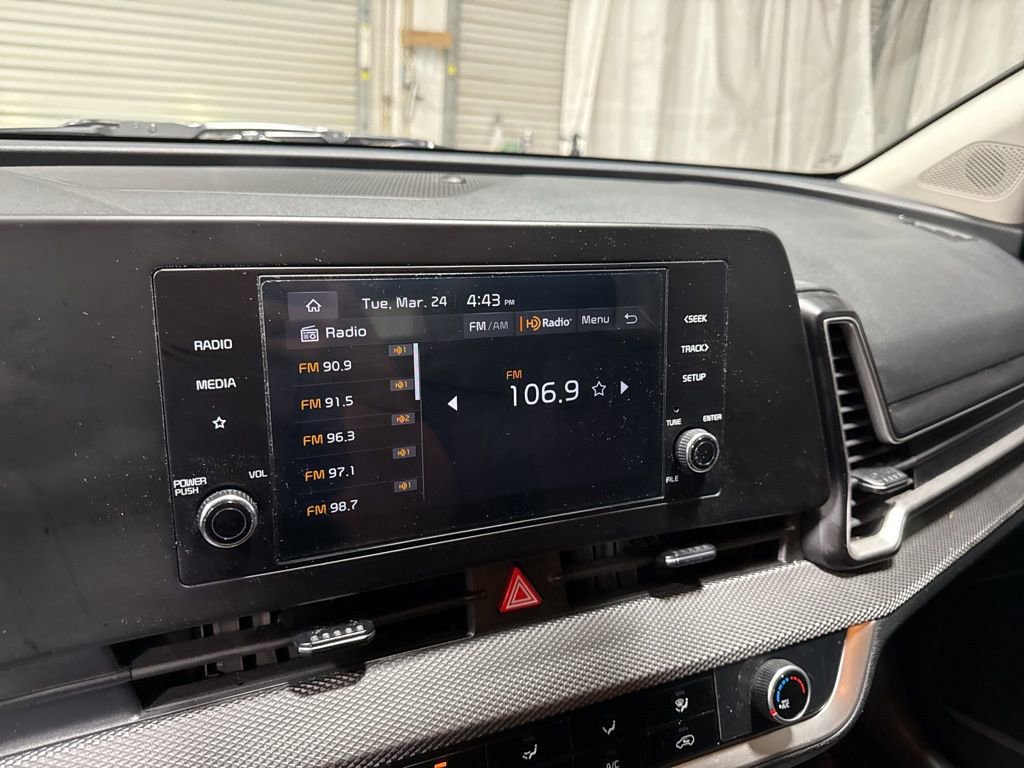 Used 2025 Kia Sportage LX image 31