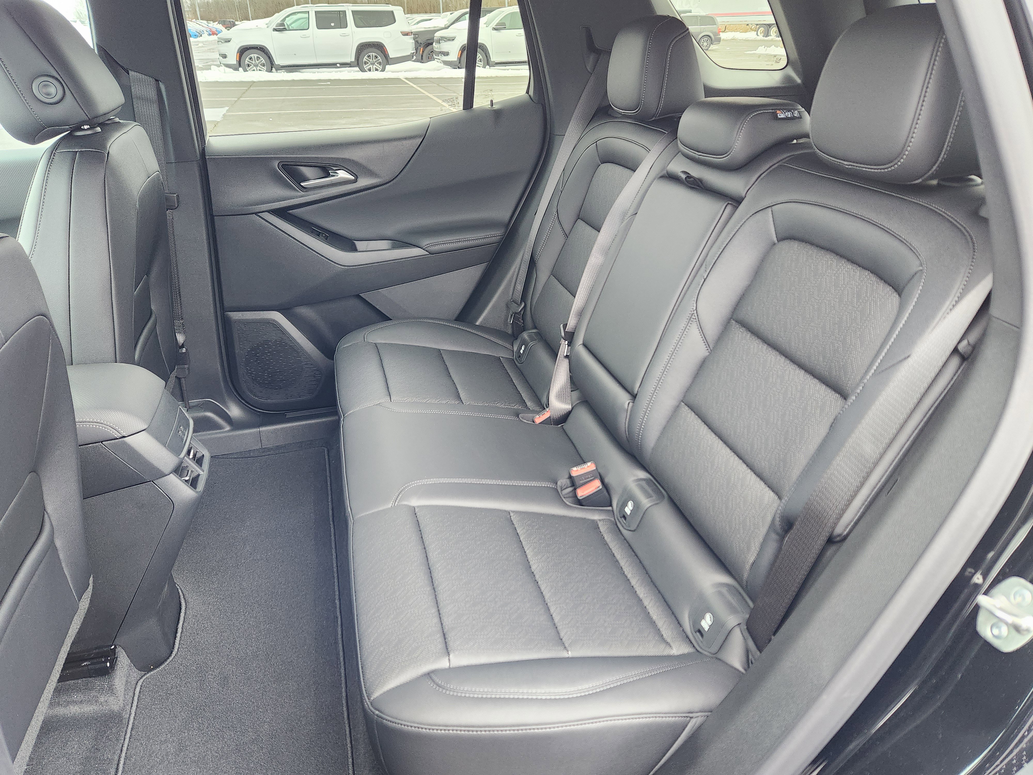 New 2026 Chevrolet Equinox LT w/ Convenience Package II image 8