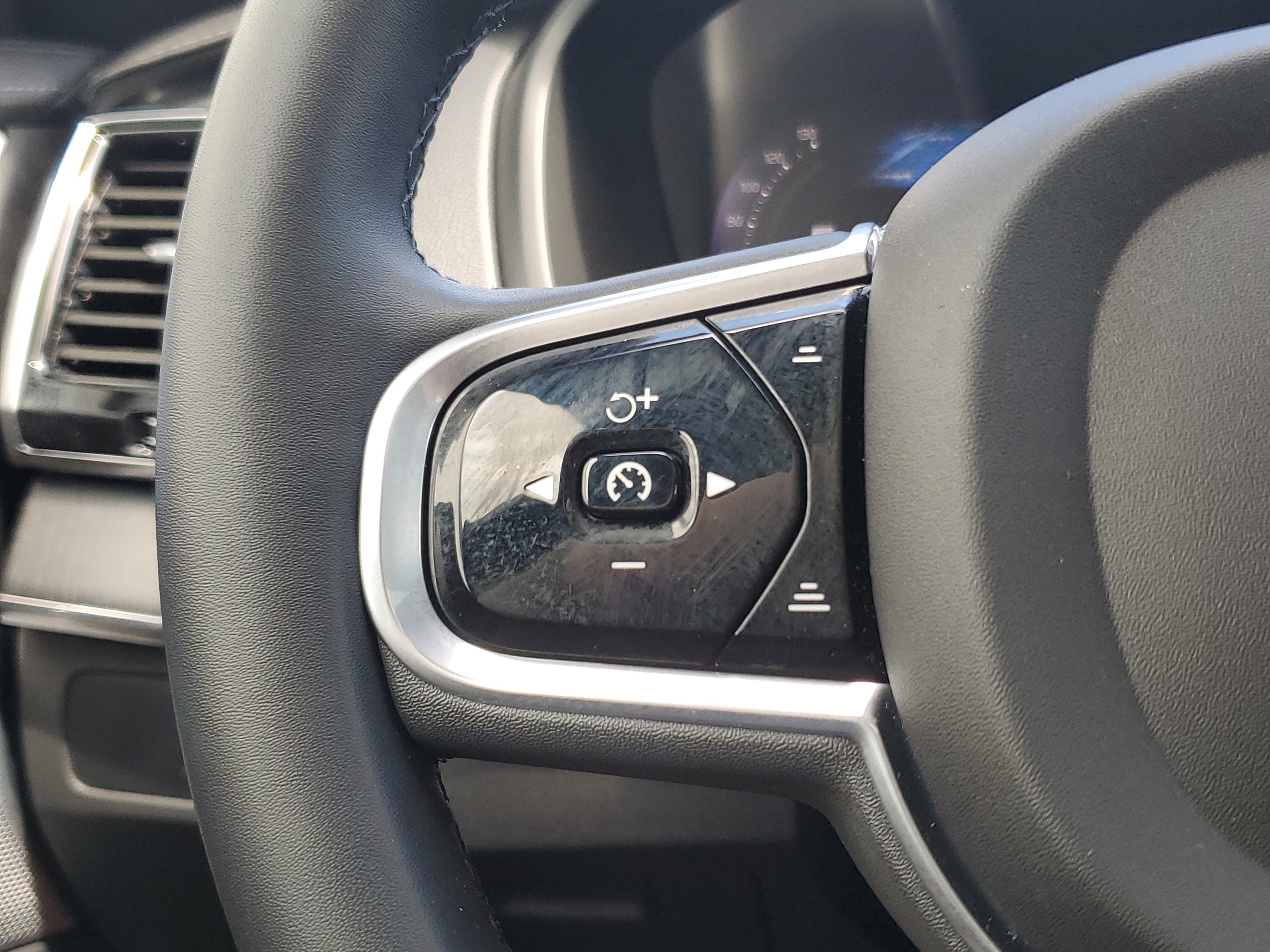 Used 2023 Volvo XC90 T8 Ultimate AWD/4WD image 23