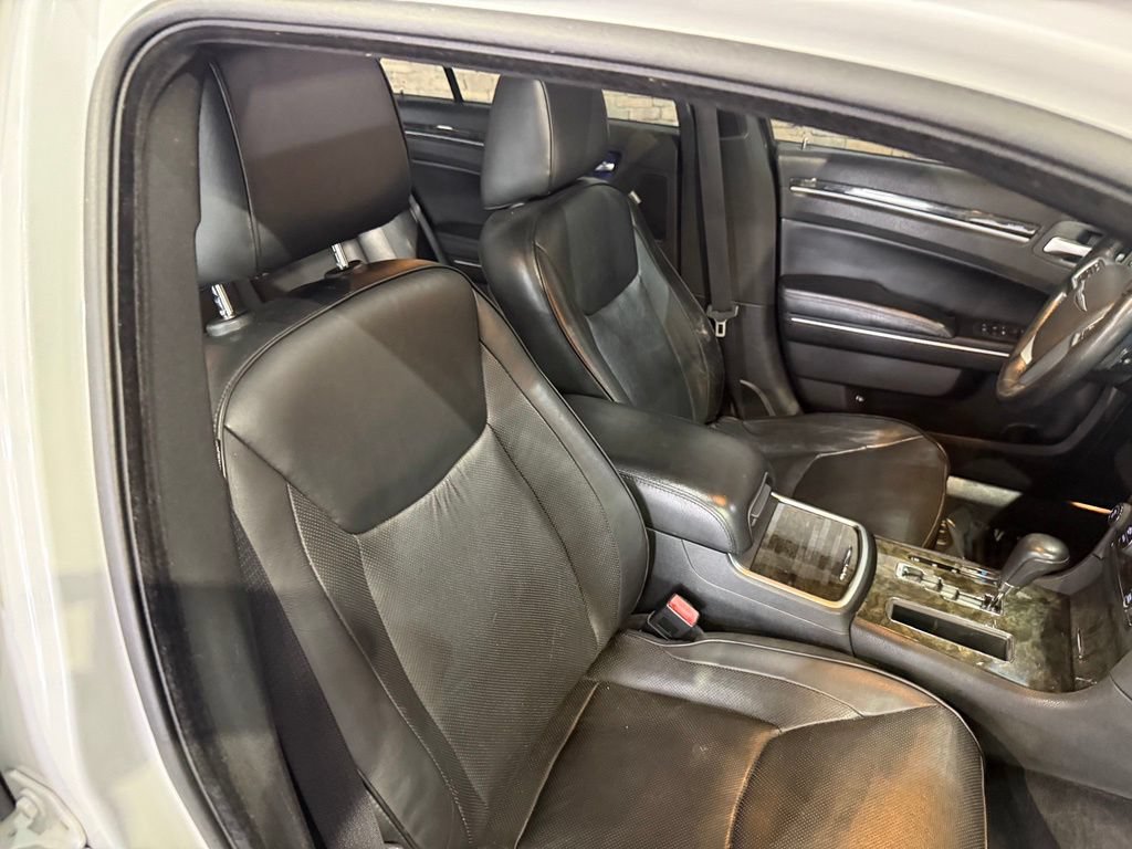 Used 2011 Chrysler 300 C w/ Sound Group RWD image 25