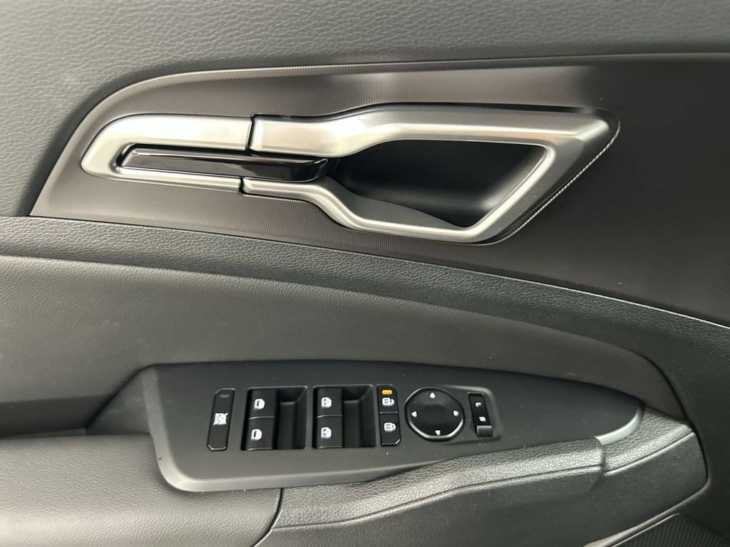 New 2026 Kia Sportage EX AWD/4WD image 13