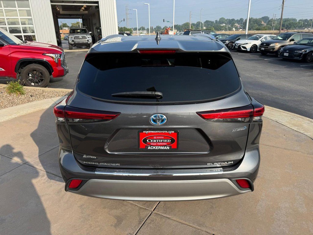 Certified 2020 Toyota Highlander Platinum AWD/4WD image 9