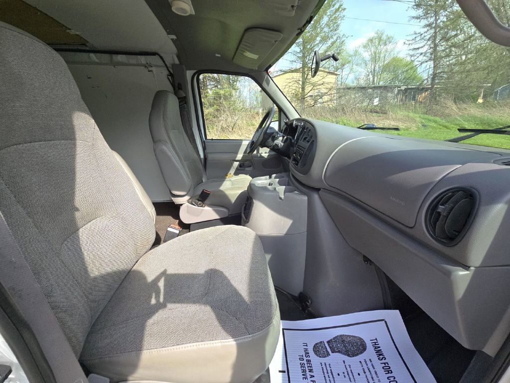 Used 2002 Ford E-150 and Econoline 150 RWD image 14