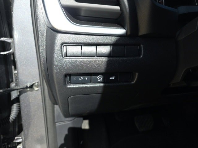 Used 2025 Nissan Rogue SV image 13